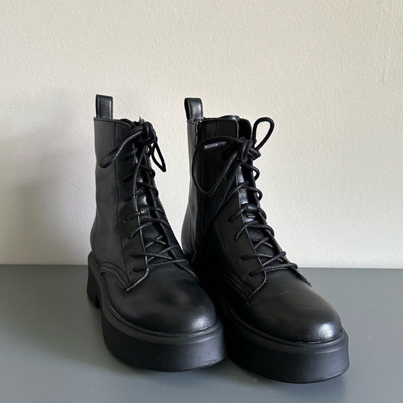 Steve Madden Jazmin Black Combat Lace Up Block Heel Platform Boots - Picture 2 of 12